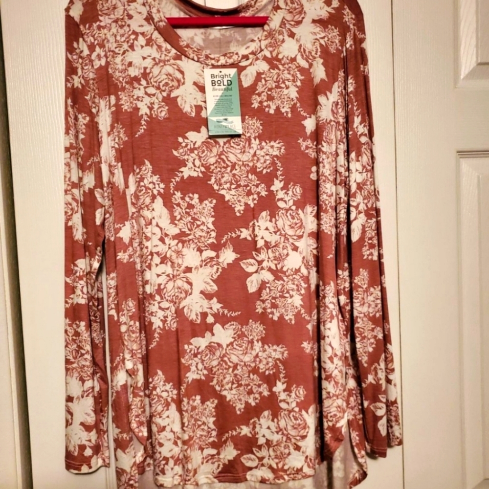 BNWT Honey and Lace Belair Top